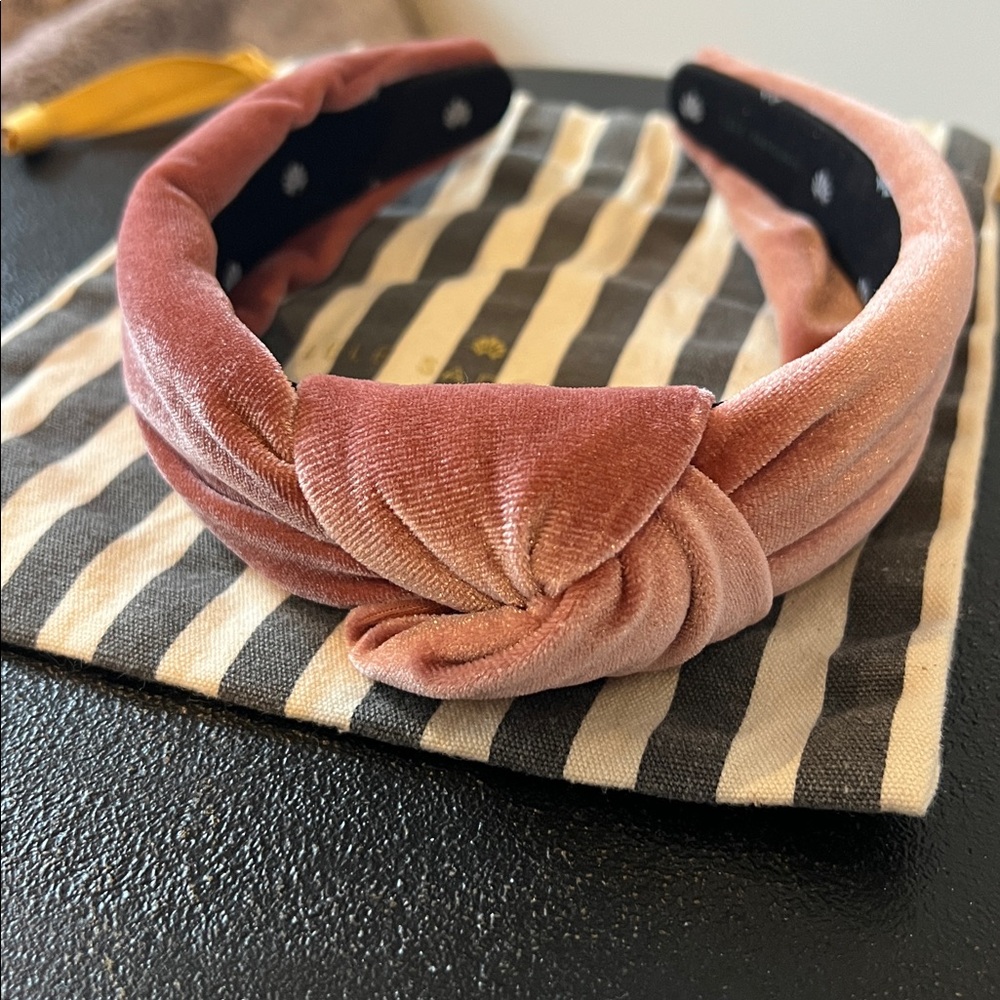 Lele Sadoughi Blush Velvet Headband